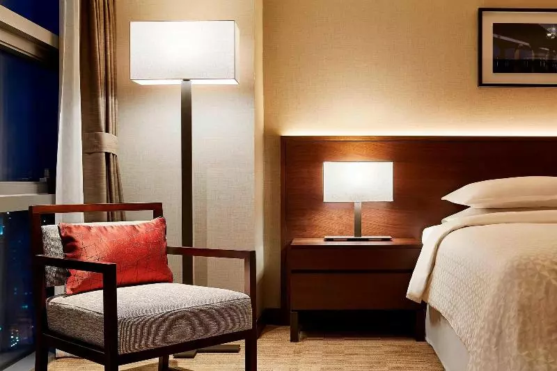 キングサイズベッドのデラックスルーム, Four Points By Sheraton Josun, Seoul Station