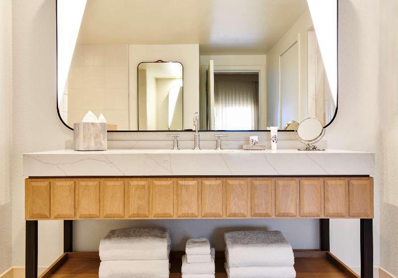 Quarto Deluxe, Four Points By Sheraton Josun, Seoul Station