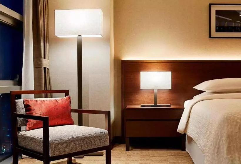 キングサイズベッドのデラックスルーム, Four Points By Sheraton Josun, Seoul Station