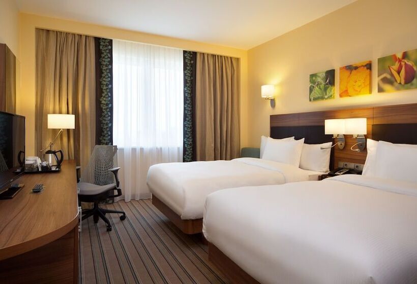 اتاق استاندارد, Hilton Garden Inn Ufa Riverside