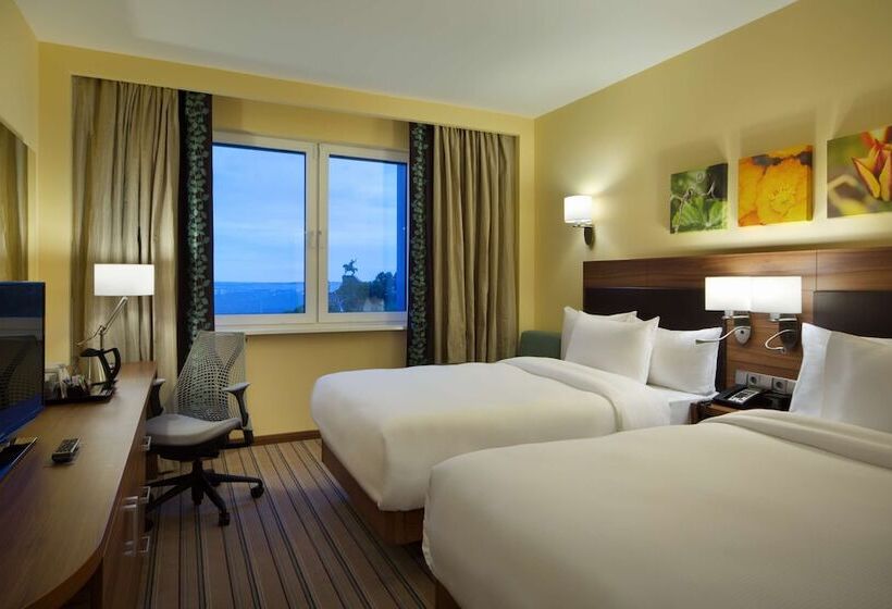 اتاق استاندارد, Hilton Garden Inn Ufa Riverside