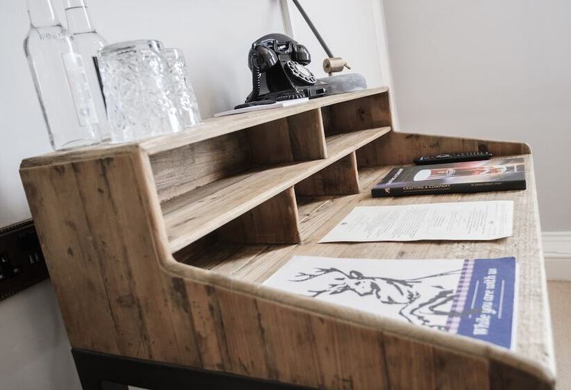 غرفة سوبيريور, Hinds Head