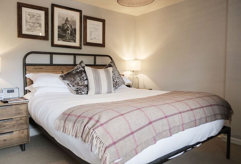 غرفة سوبيريور, Hinds Head