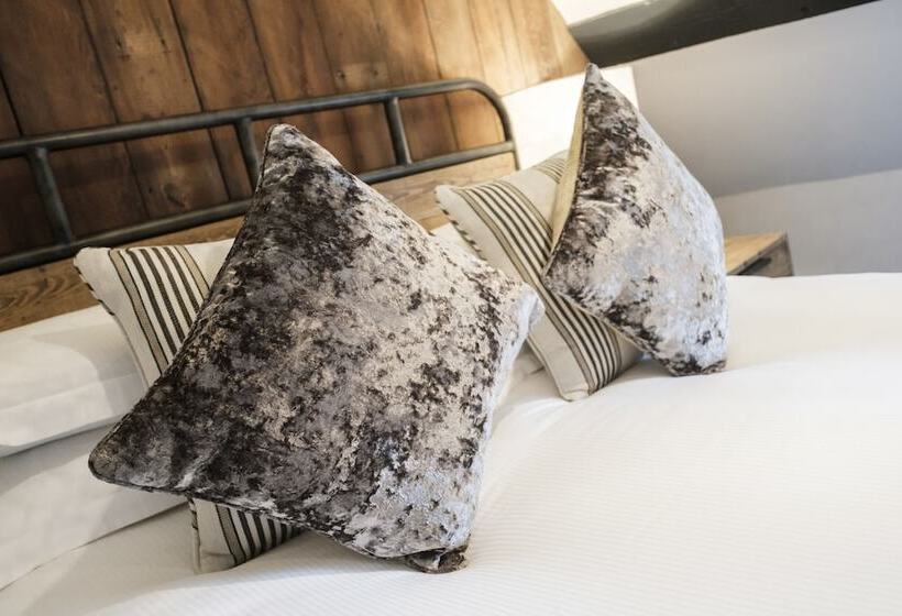 غرفة ديلوكس, Hinds Head