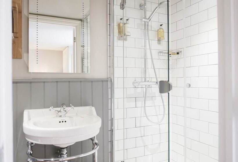 غرفة سوبيريور, Hinds Head