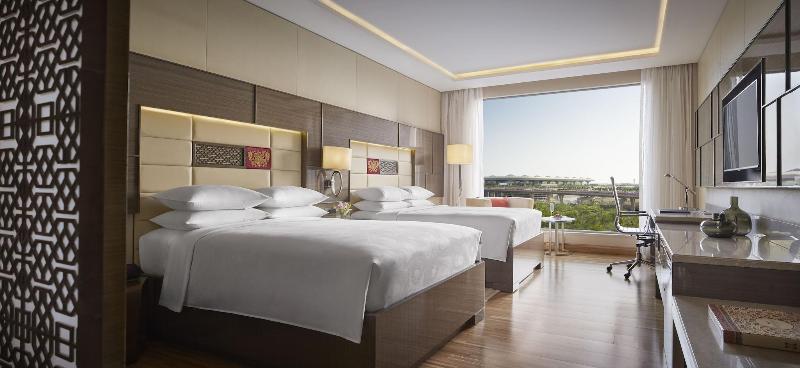 اتاق لوکس با چشم‌انداز استخر, Jw Marriott Mumbai Sahar Airport