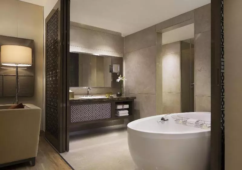 プールの見えるデラックスルーム, Jw Marriott Mumbai Sahar Airport