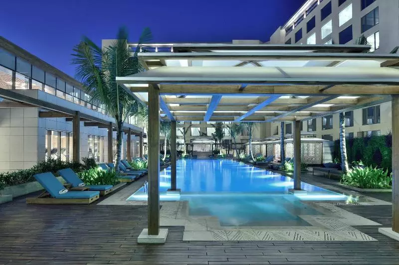 プールの見えるデラックスルーム, Jw Marriott Mumbai Sahar Airport