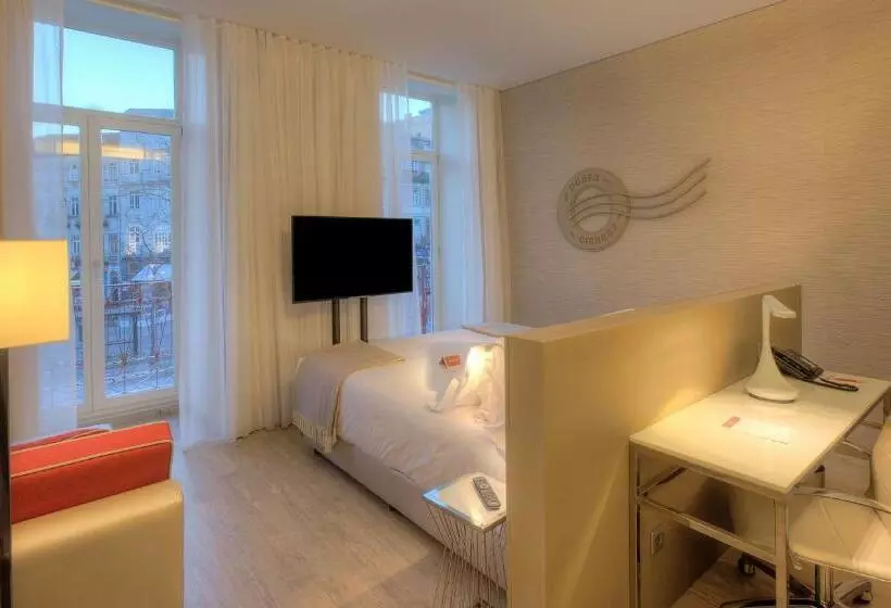 Quarto Premium Vista Cidade, NH Collection Porto Batalha