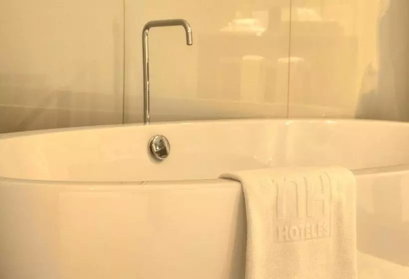 Quarto Familiar, NH Collection Porto Batalha