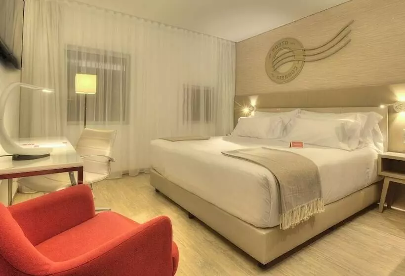 Quarto superior, NH Collection Porto Batalha