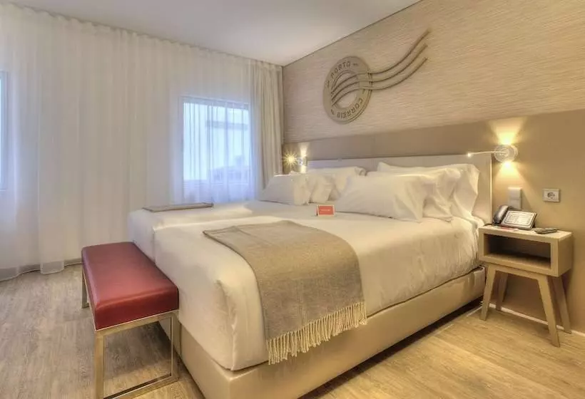 Quarto superior, NH Collection Porto Batalha