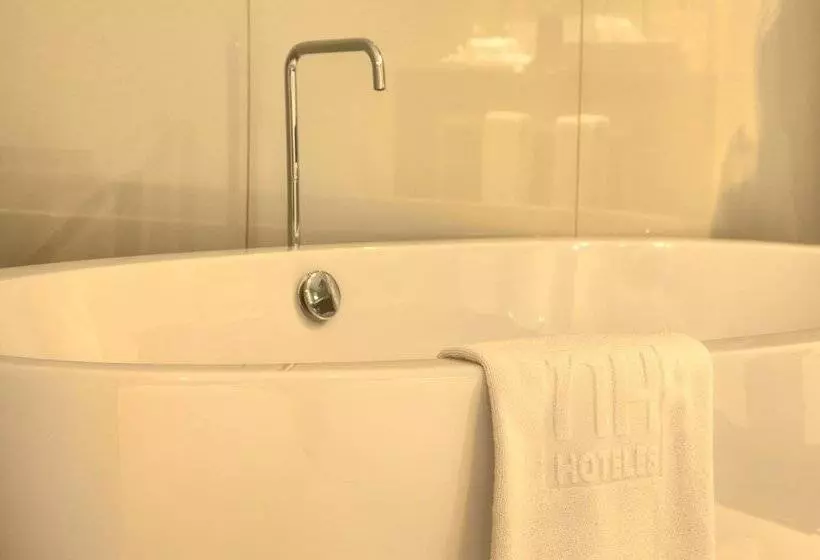 Quarto Familiar, NH Collection Porto Batalha