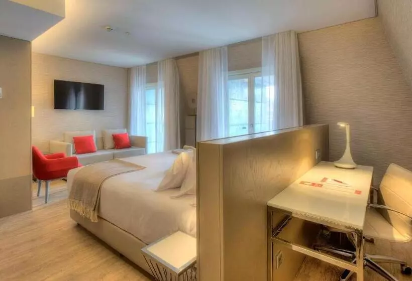 Quarto Premium Vista Cidade, NH Collection Porto Batalha