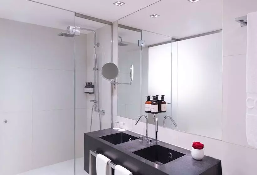 Quarto Familiar, NH Collection Porto Batalha