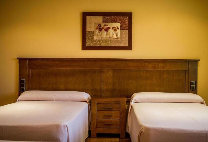 غرفة قياسية مزوَّدة بتراس, Hostal Rural El Nacimiento