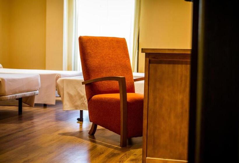 غرفة قياسية مزوَّدة بتراس, Hostal Rural El Nacimiento