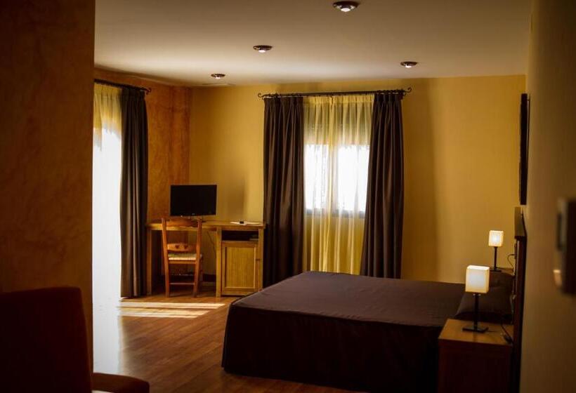 Полулюкс Одноместный с Террасой, Hostal Rural El Nacimiento