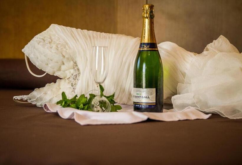 جناح جونيور مزوَّد بتراس, Hostal Rural El Nacimiento