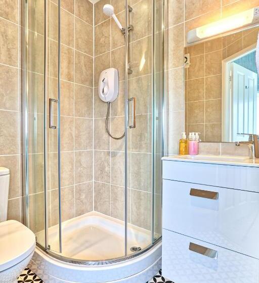 수피리어 룸, Sefton Court