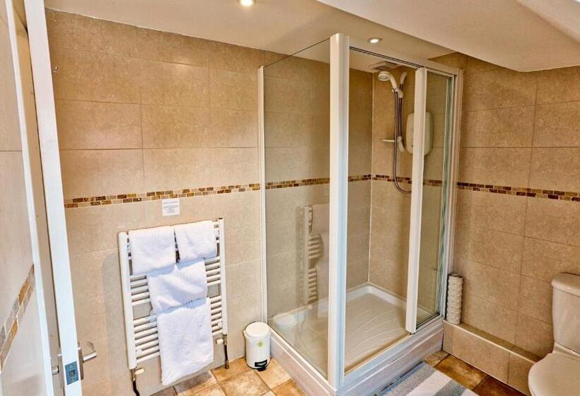 디럭스 룸, Sefton Court