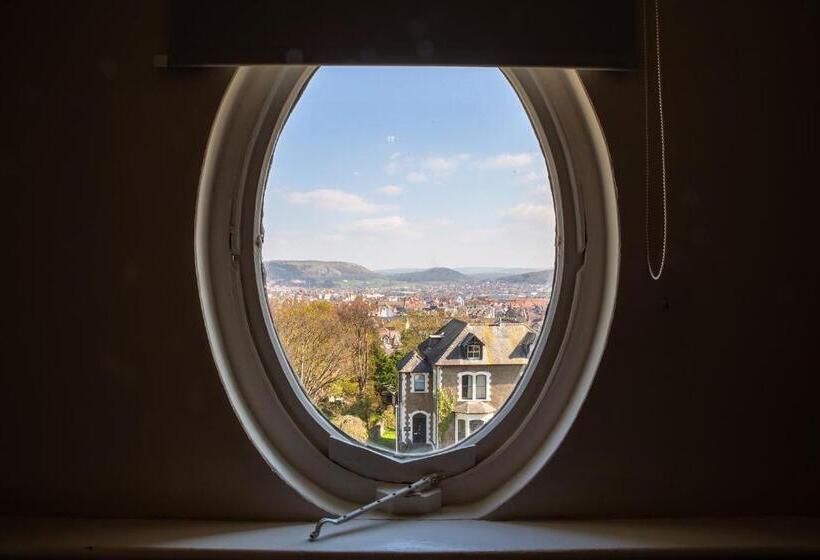 디럭스 룸, Sefton Court