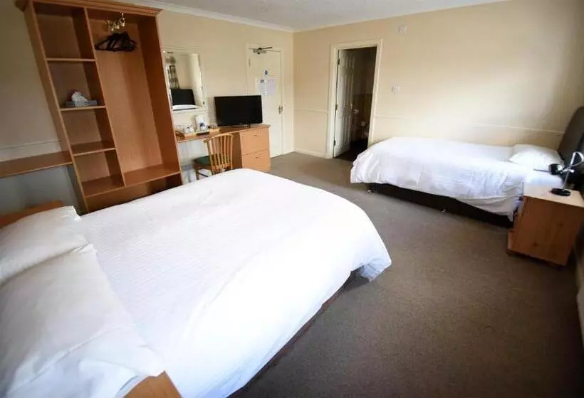 اتاق استاندارد سه نفره, The Caledonian