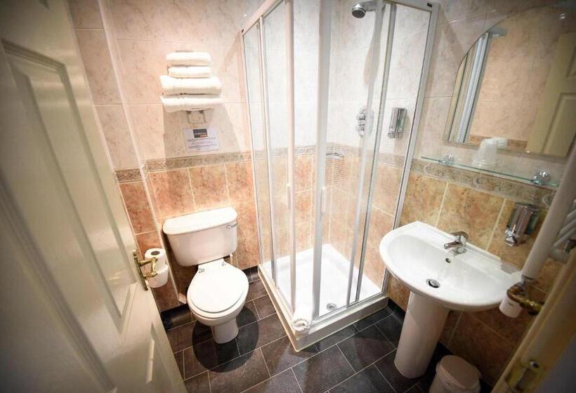 스탠다드 트리플 룸, The Caledonian