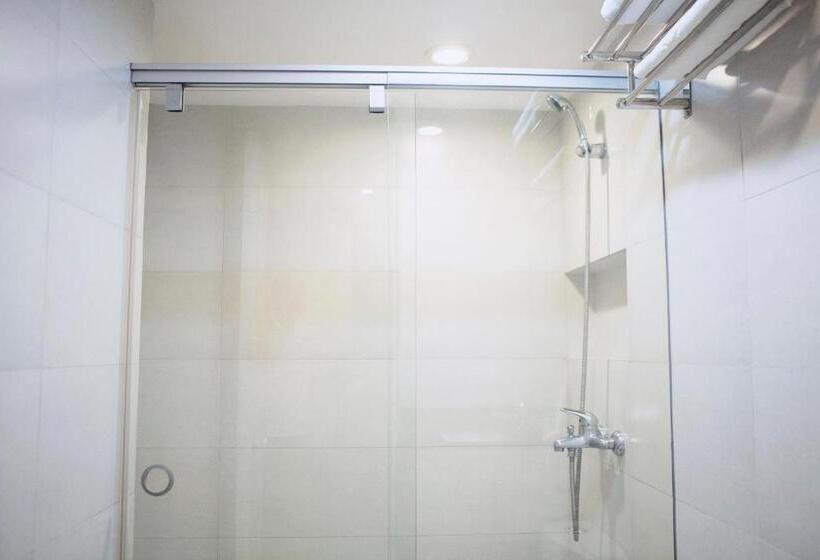 اتاق استاندارد, The Charter House