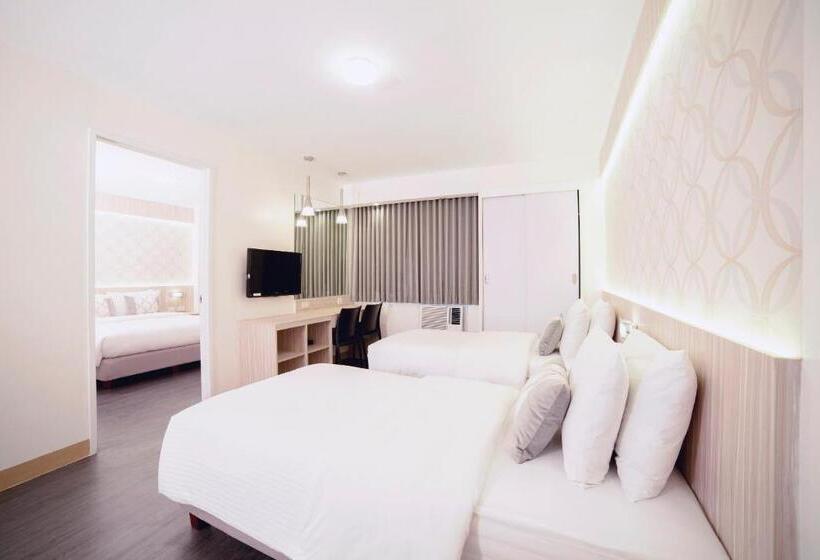 اتاق خانوادگی, The Charter House