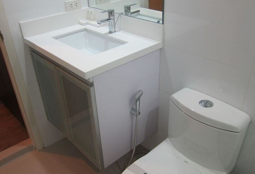 اتاق خانوادگی, The Charter House