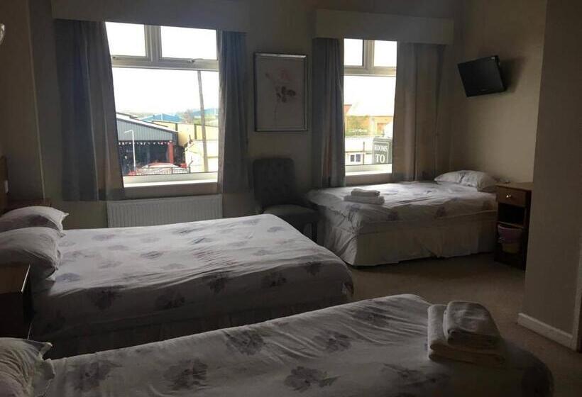 חדר משפחתי, The Fitzwilliam