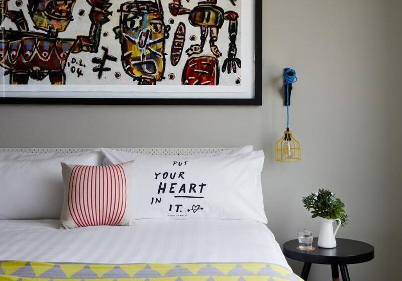 חדר סטנדרט עם מיטת קינג, Art Series   The Larwill Studio