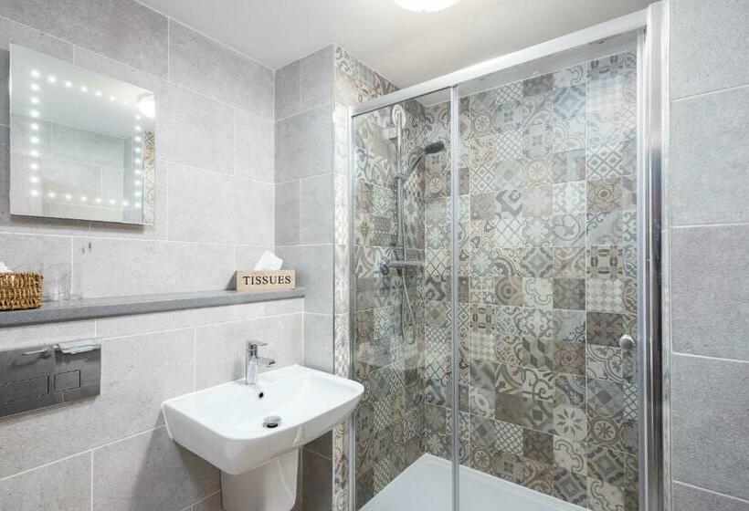 スーペリアールーム, The World S End Northampton