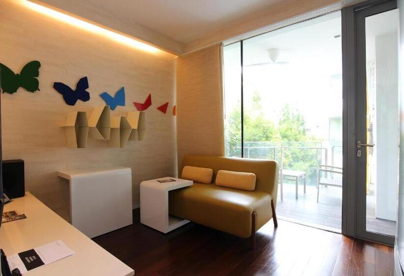 1 Bedroom Executive Apartment, St Residences Novena