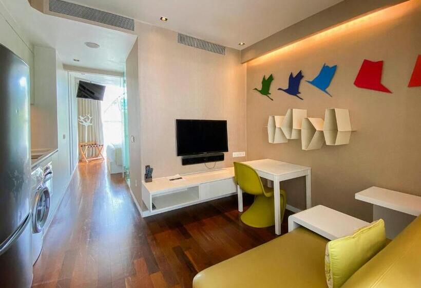 1 Bedroom Executive Apartment, St Residences Novena