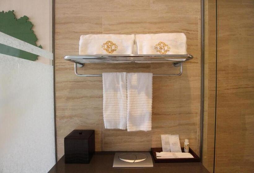 Executive Studio, St Residences Novena