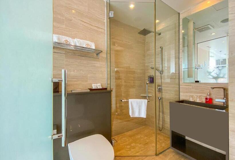 Executive Studio, St Residences Novena