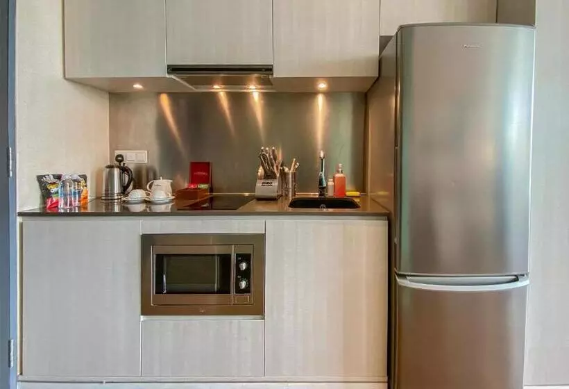 Executive Studio, St Residences Novena