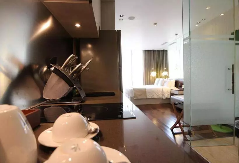 Executive Studio, St Residences Novena