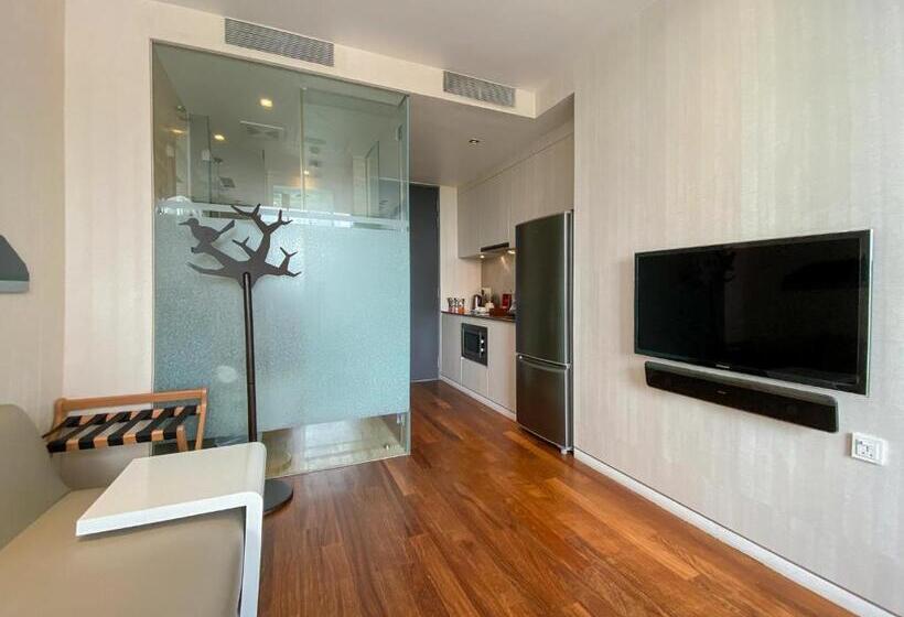 Executive Studio, St Residences Novena