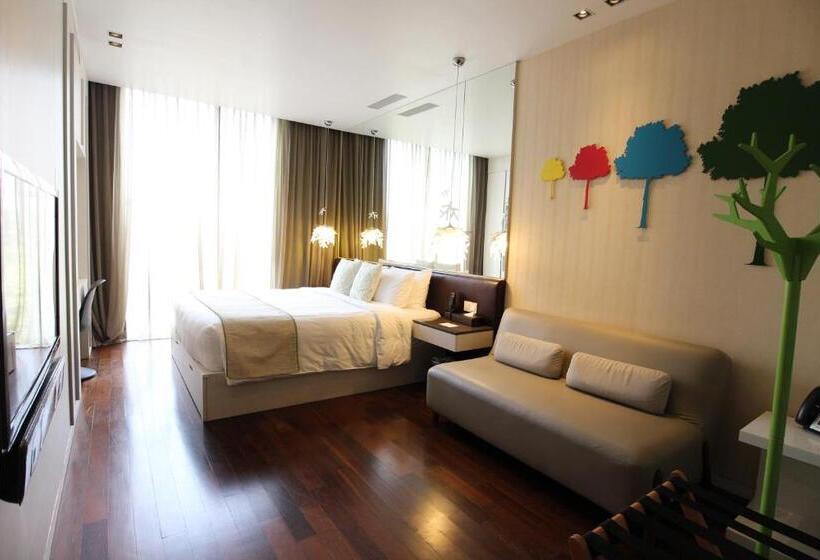 Executive Studio, St Residences Novena