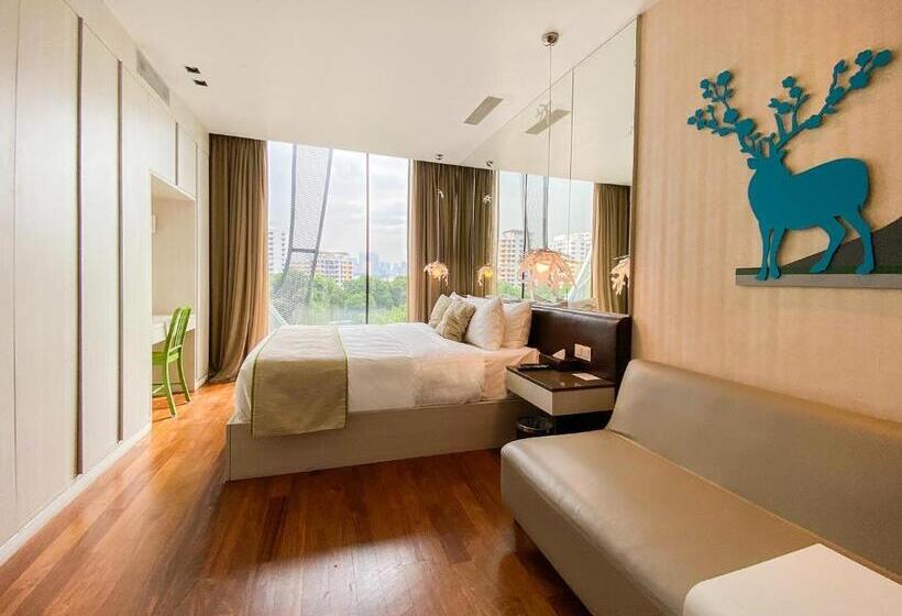 Executive Studio, St Residences Novena