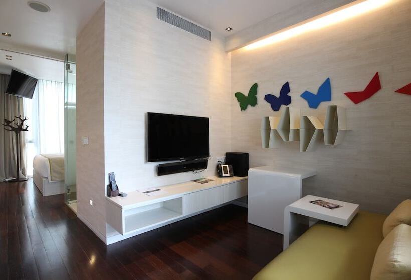 1 Bedroom Executive Apartment, St Residences Novena