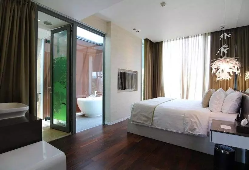1 Bedroom Premium Apartment, St Residences Novena