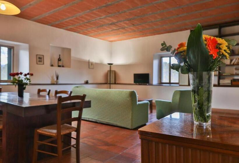 شقة غرفتين نوم مطلة على حمام السباحة, Antico Borgo La Torre Agriturismo