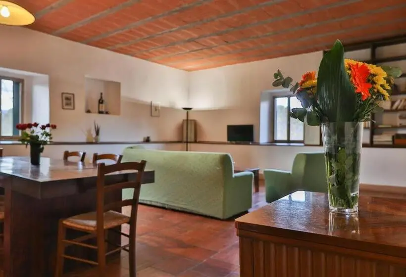 2 Bedroom Apartment Pool View, Antico Borgo La Torre Agriturismo