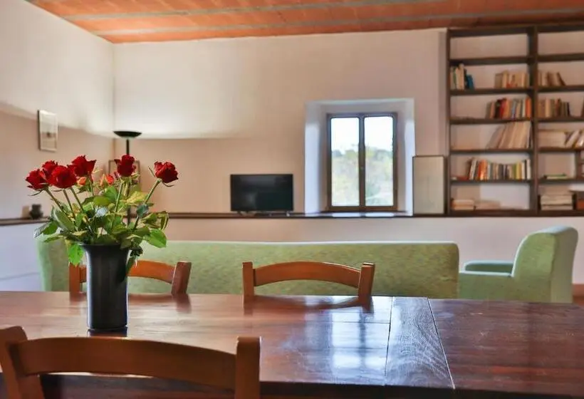 2 Bedroom Apartment Pool View, Antico Borgo La Torre Agriturismo