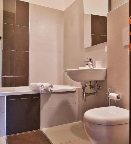 شقة غرفتين نوم مطلة على حمام السباحة, Antico Borgo La Torre Agriturismo