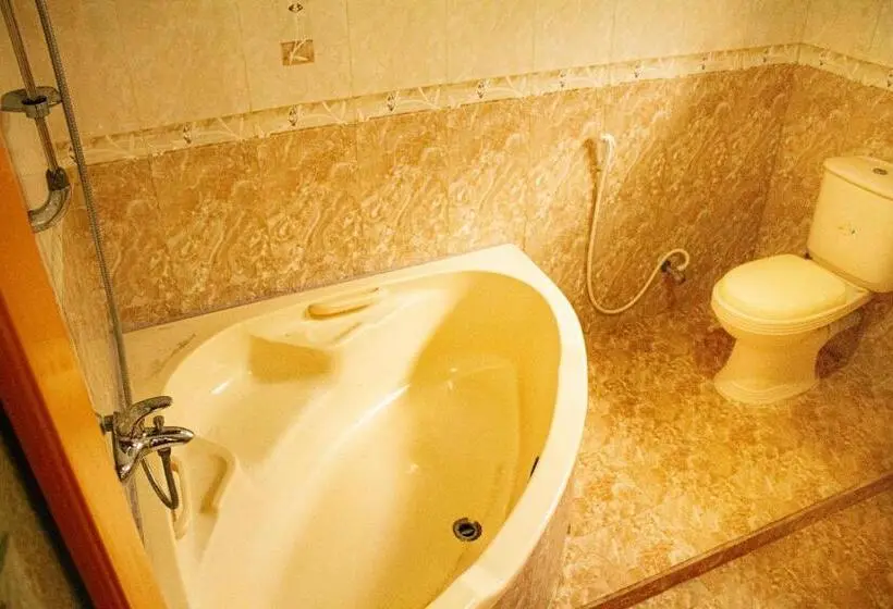 デラックスルーム, Golden Town